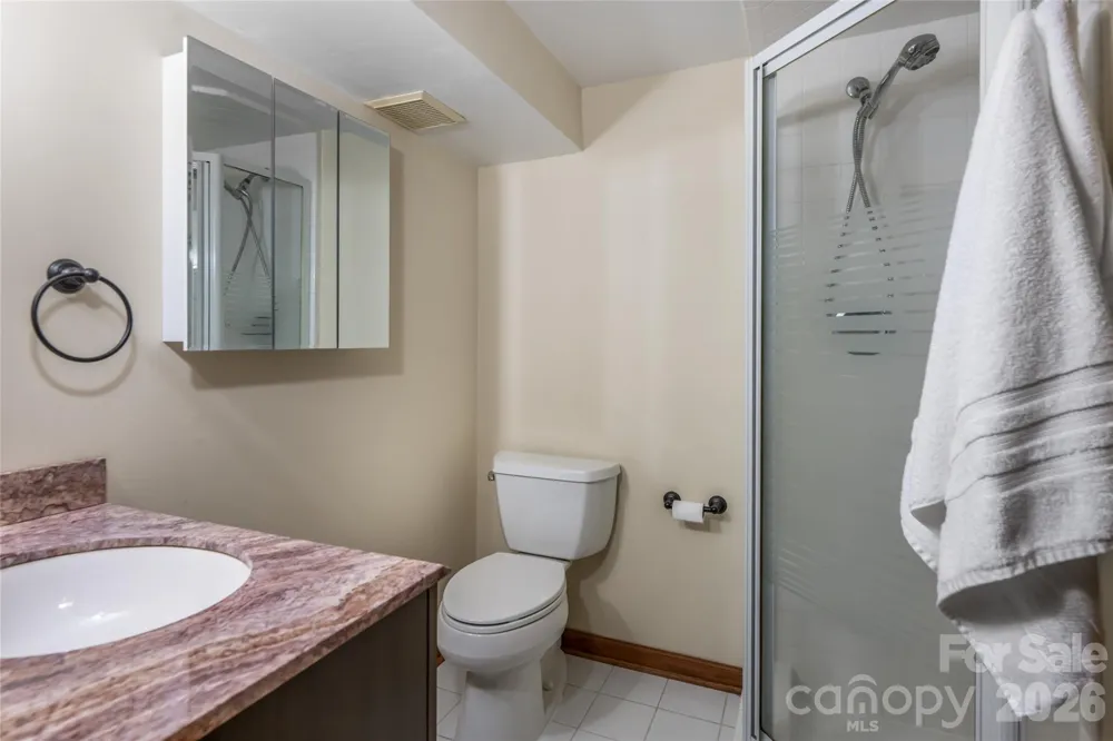 17 Lynwood Road Asheville, NC 28804