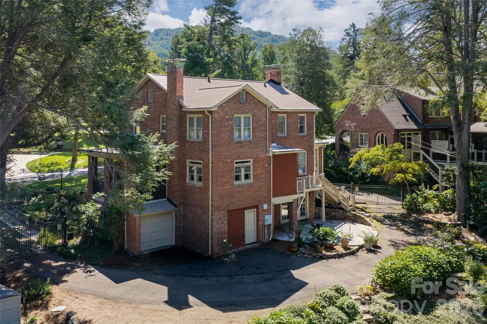 17 Lynwood Road Asheville, NC 28804