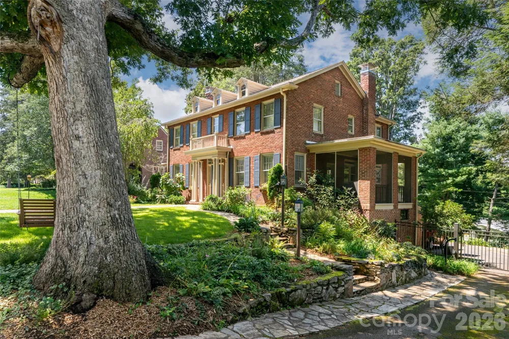17 Lynwood Road Asheville, NC 28804