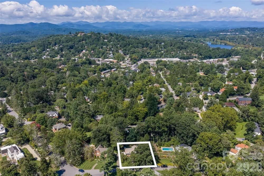 17 Lynwood Road Asheville, NC 28804