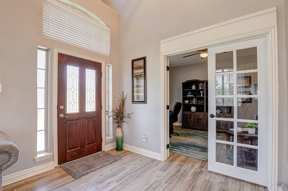 5704 Kelly Court Haltom City, TX 76137