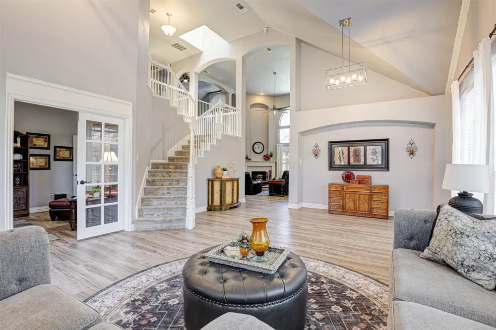 5704 Kelly Court Haltom City, TX 76137