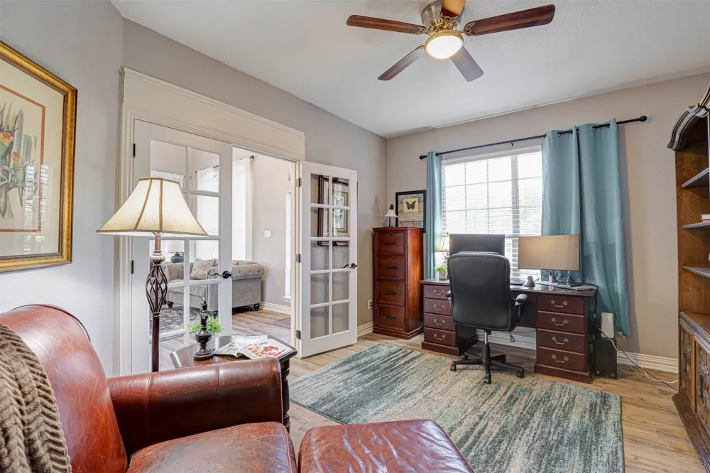 5704 Kelly Court Haltom City, TX 76137