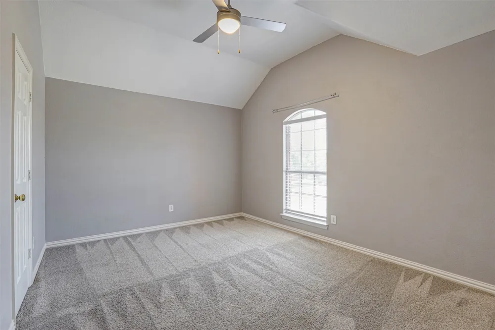 5704 Kelly Court Haltom City, TX 76137