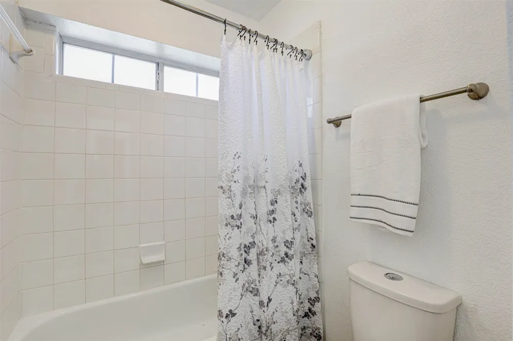 5704 Kelly Court Haltom City, TX 76137