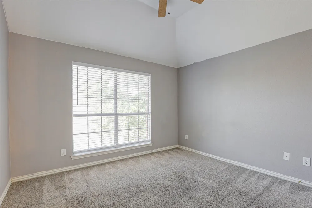 5704 Kelly Court Haltom City, TX 76137