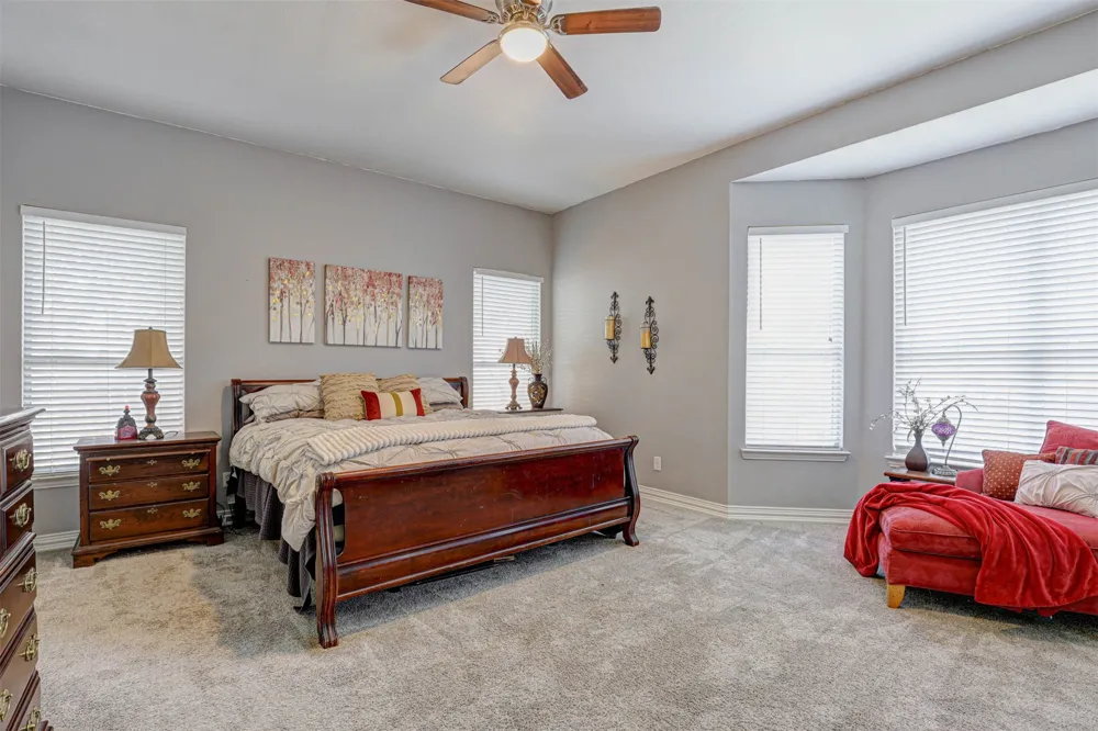 5704 Kelly Court Haltom City, TX 76137
