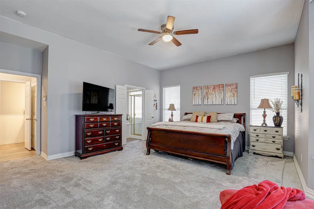 5704 Kelly Court Haltom City, TX 76137
