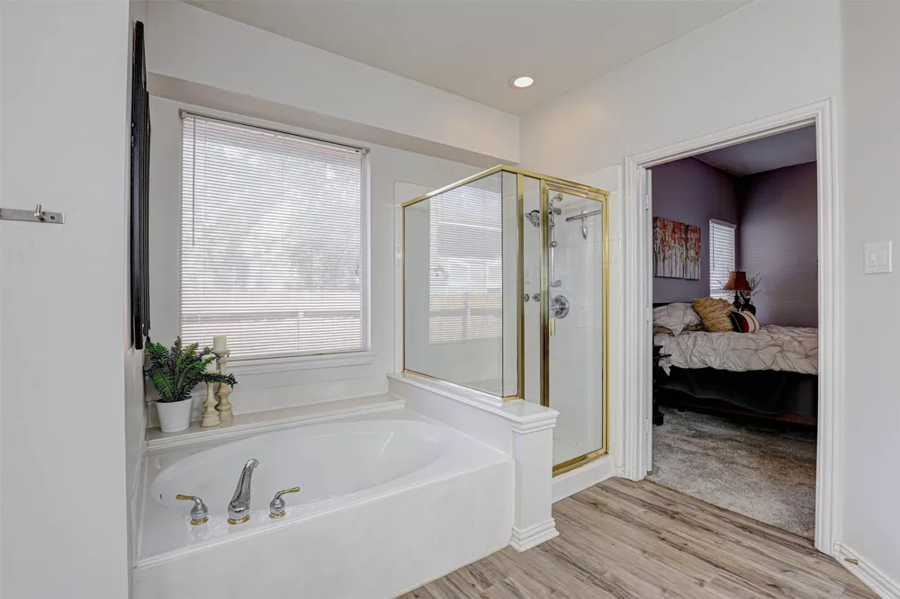 5704 Kelly Court Haltom City, TX 76137