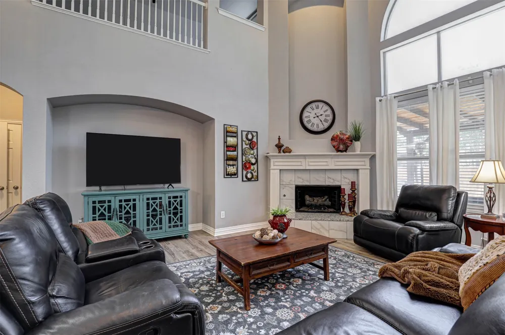 5704 Kelly Court Haltom City, TX 76137