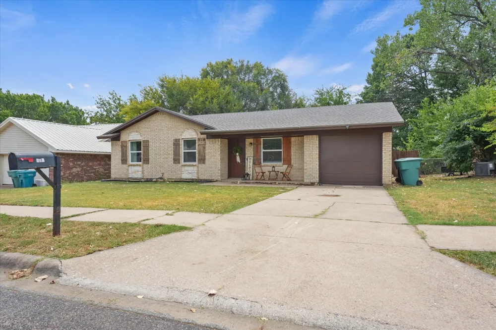 214 E Arkansas Street Sherman, TX 75090