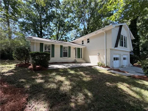 2896 Haverford Lane SE