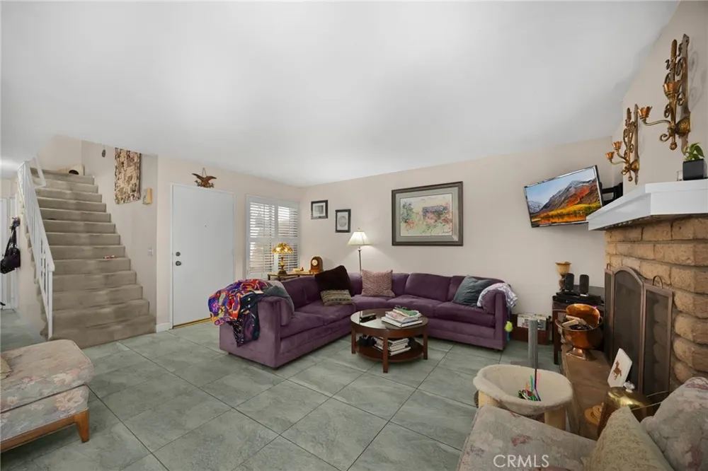 1402 Vista Grande Fullerton, CA 92835