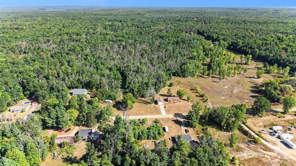 23410 Eisenhower Road Newaygo, MI 49337