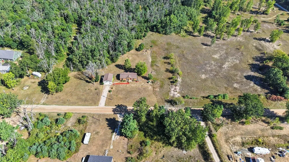 23410 Eisenhower Road Newaygo, MI 49337