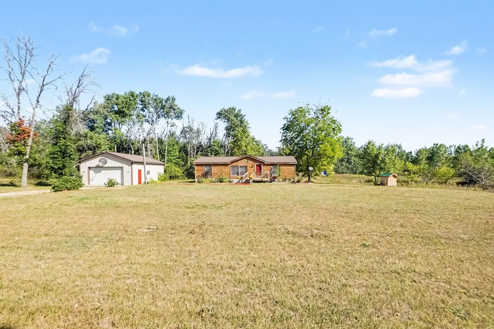 23410 Eisenhower Road Newaygo, MI 49337