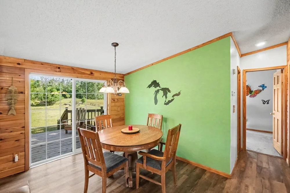 23410 Eisenhower Road Newaygo, MI 49337
