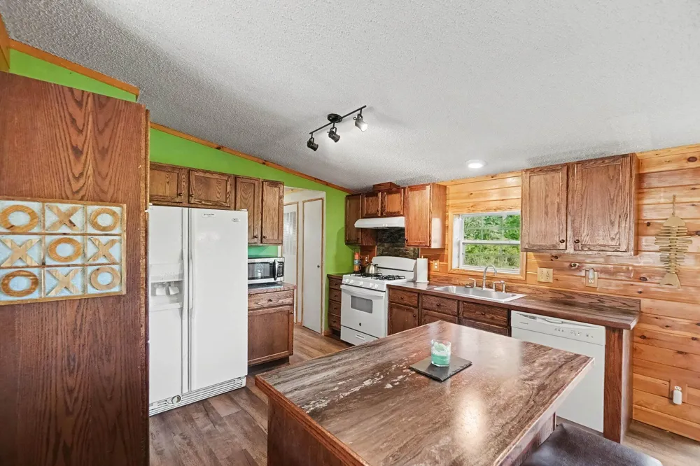 23410 Eisenhower Road Newaygo, MI 49337
