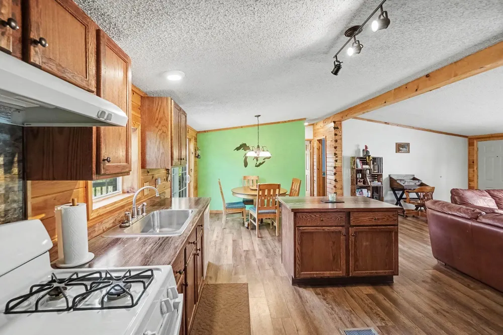 23410 Eisenhower Road Newaygo, MI 49337