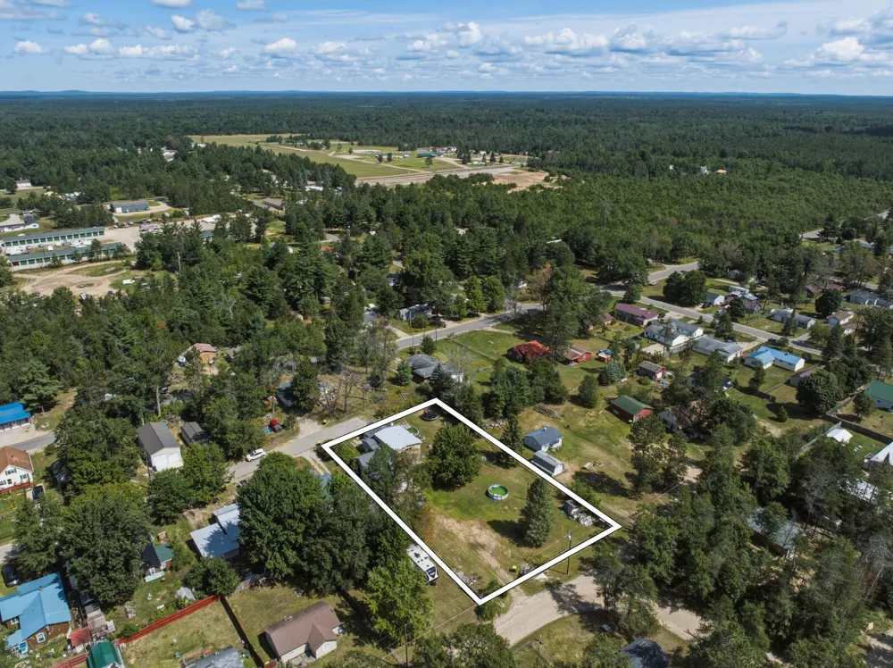 10124 Woodlawn Street St. Helen, MI 48656