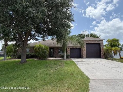 120 Palm Circle