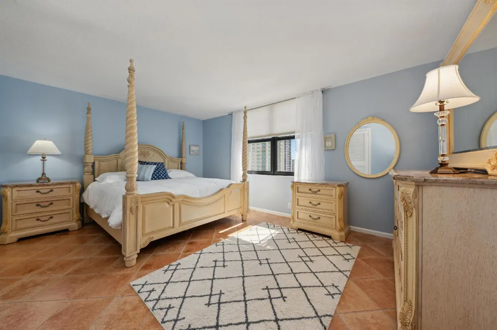 5480 Ocean Drive #B7c Singer Island, FL 33404