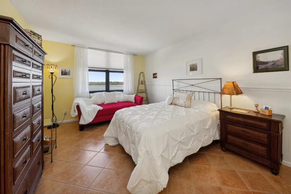 5480 Ocean Drive #B7c Singer Island, FL 33404