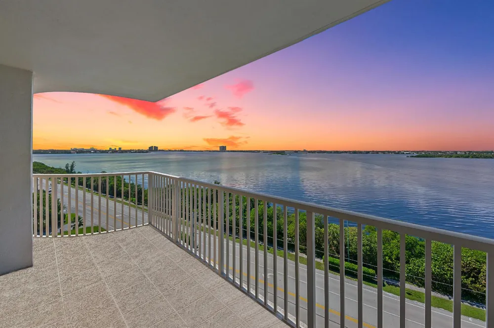 5480 Ocean Drive #B7c Singer Island, FL 33404