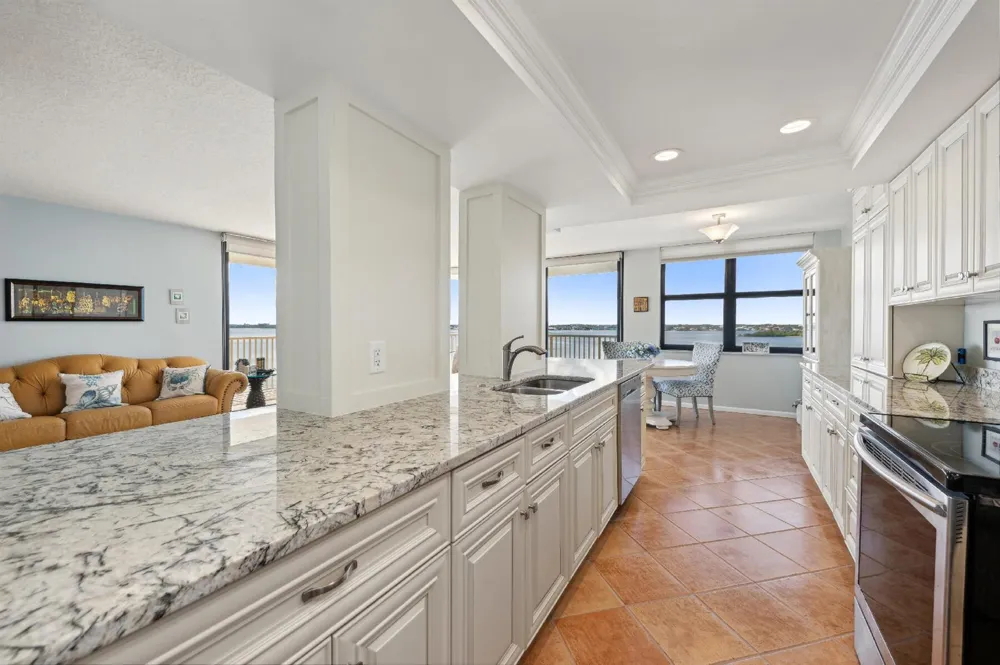 5480 Ocean Drive #B7c Singer Island, FL 33404