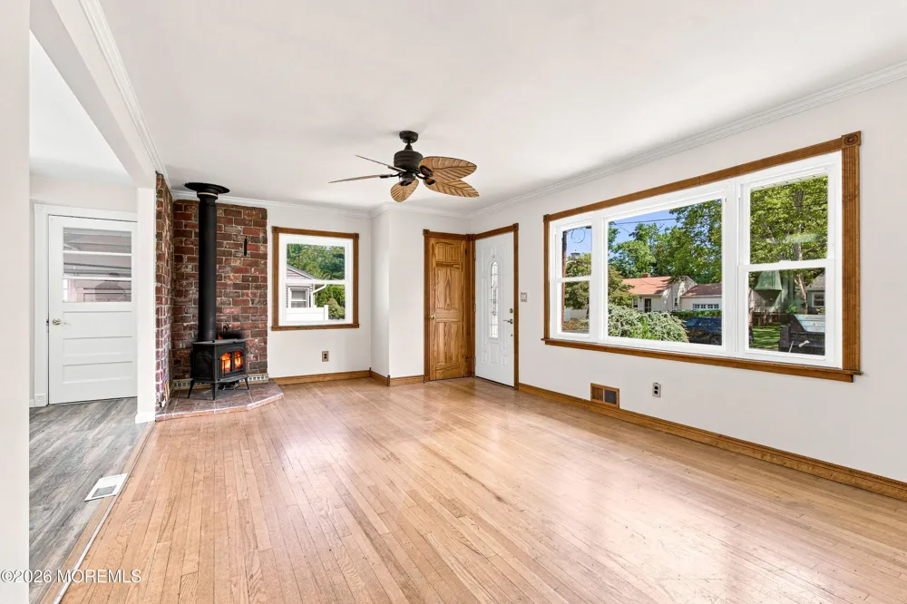 20 Stempler Court Holmdel, NJ 07733