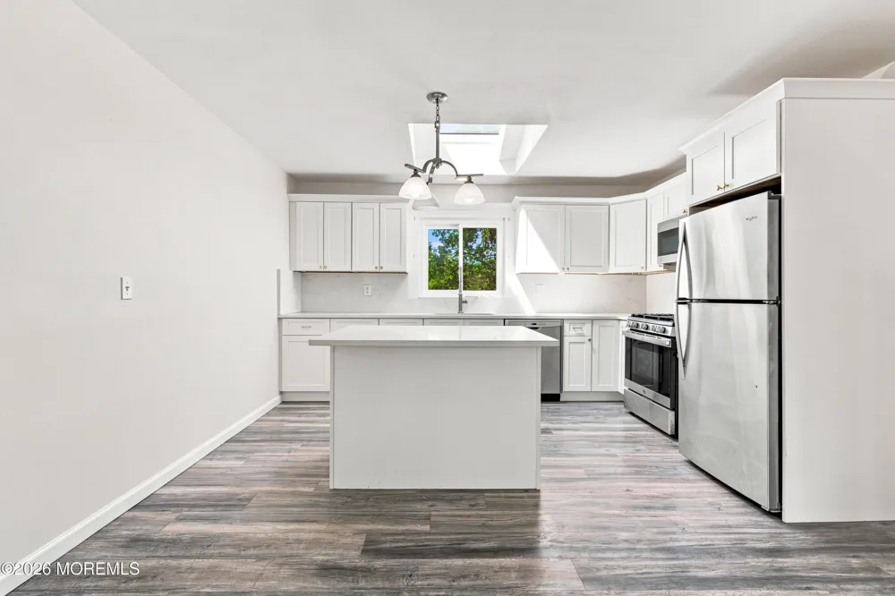 20 Stempler Court Holmdel, NJ 07733