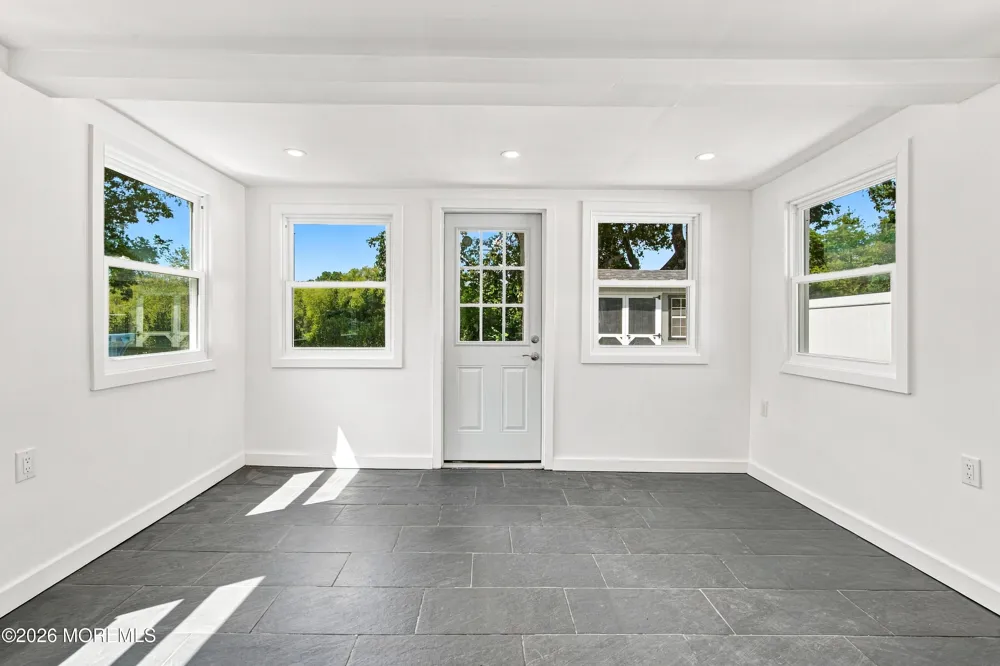 20 Stempler Court Holmdel, NJ 07733