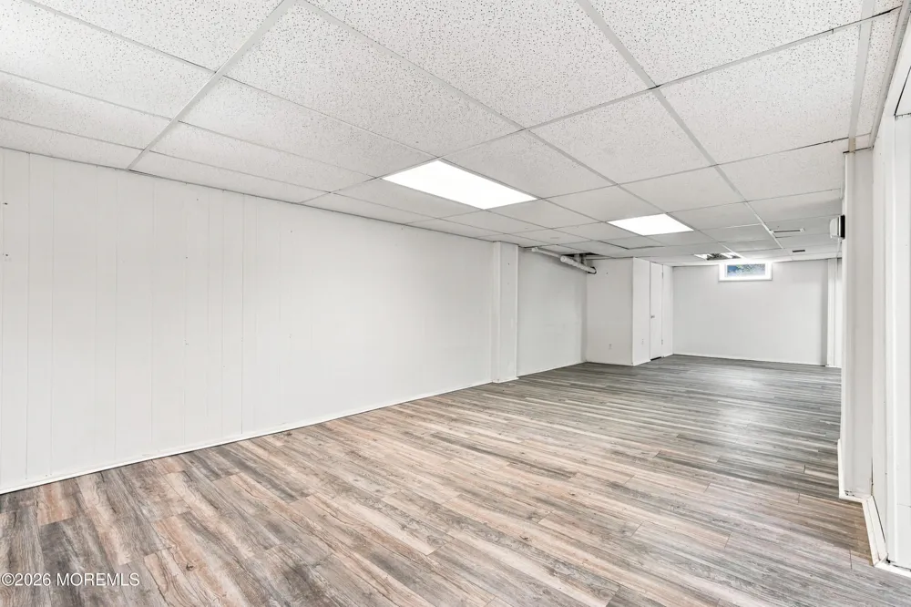 20 Stempler Court Holmdel, NJ 07733