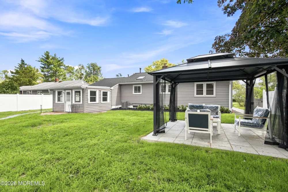 20 Stempler Court Holmdel, NJ 07733