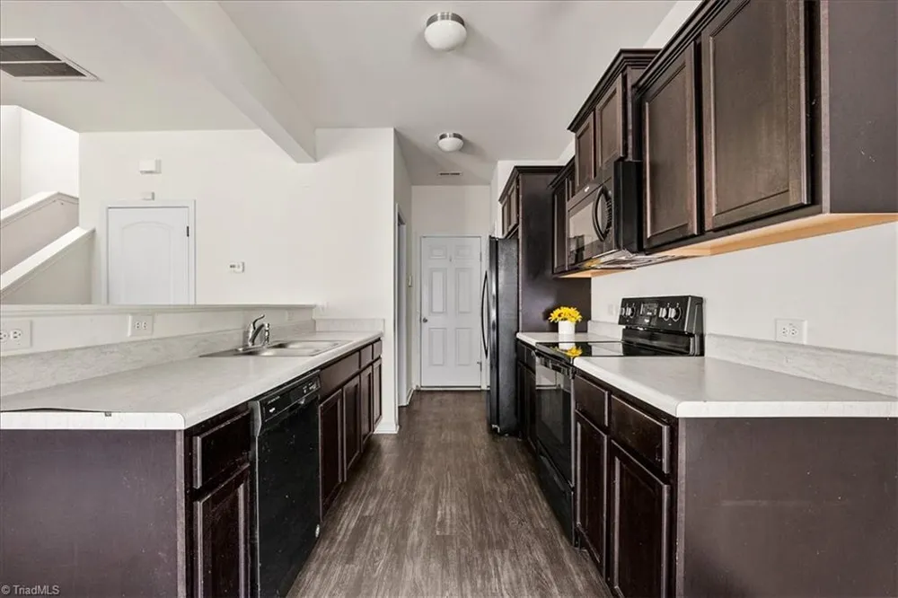 2250 Owls Nest Trail McLeansville, NC 27301