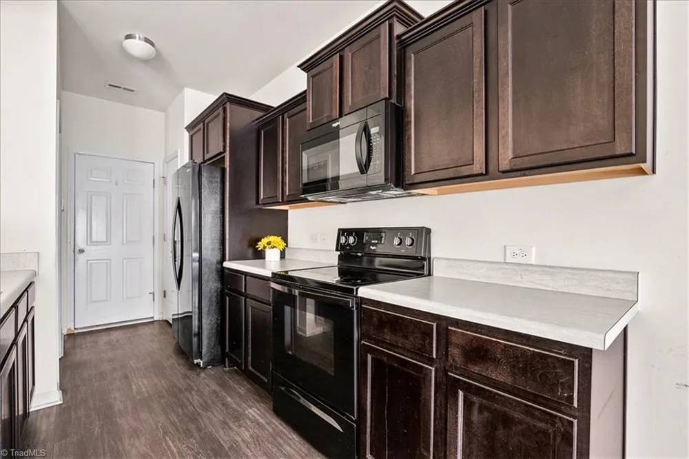 2250 Owls Nest Trail McLeansville, NC 27301