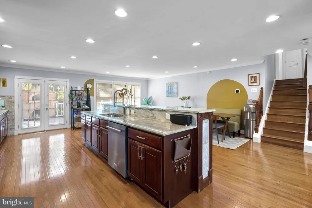7805 RICHFIELD ROAD Springfield, VA 22153