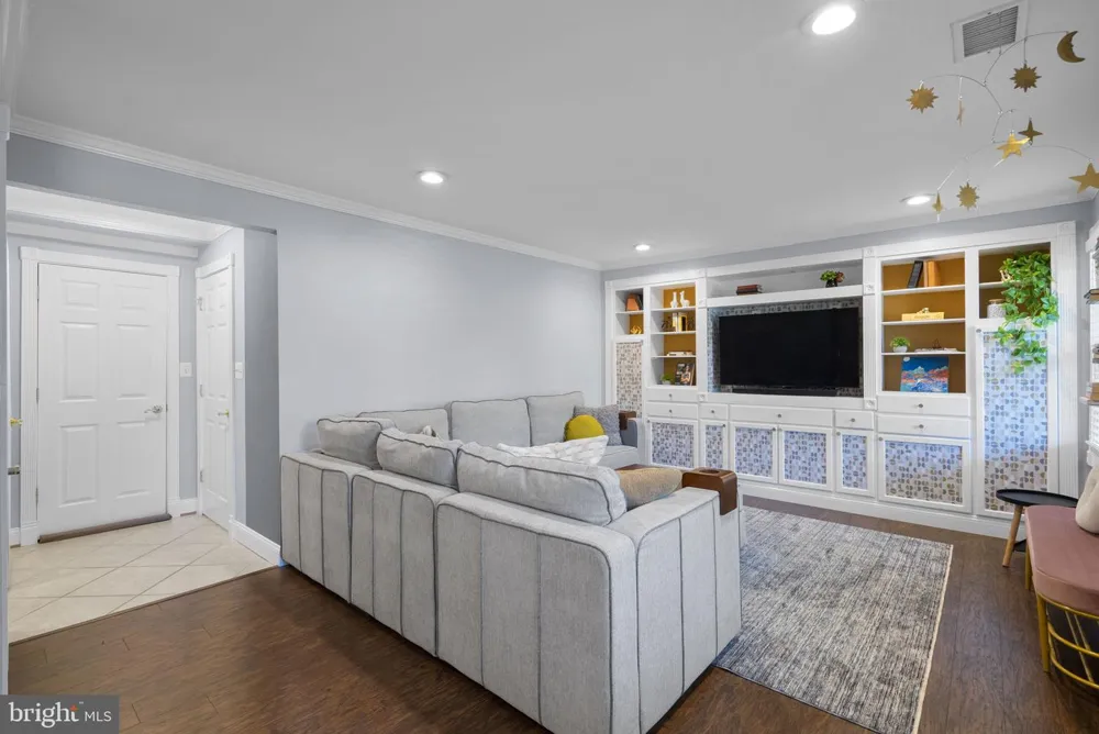 7805 RICHFIELD ROAD Springfield, VA 22153