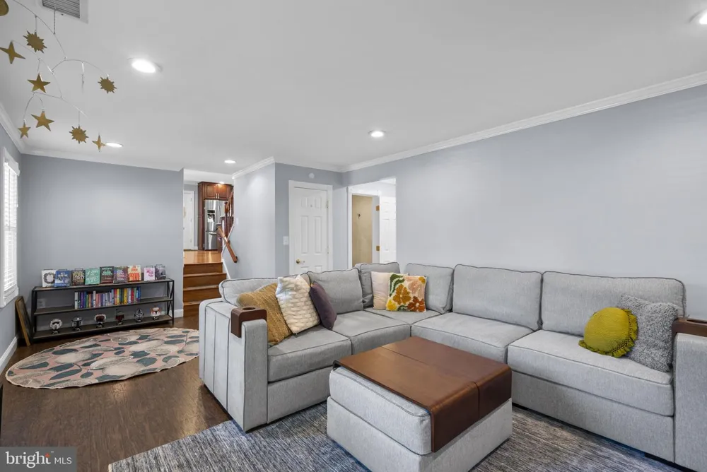 7805 RICHFIELD ROAD Springfield, VA 22153