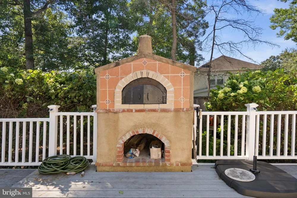 7805 RICHFIELD ROAD Springfield, VA 22153