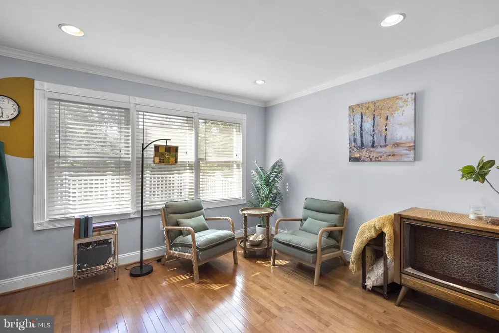 7805 RICHFIELD ROAD Springfield, VA 22153