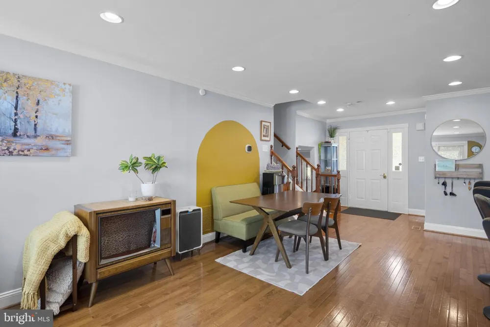 7805 RICHFIELD ROAD Springfield, VA 22153