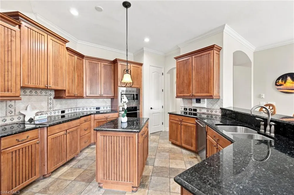 16001 Herons View Drive Alva, FL 33920