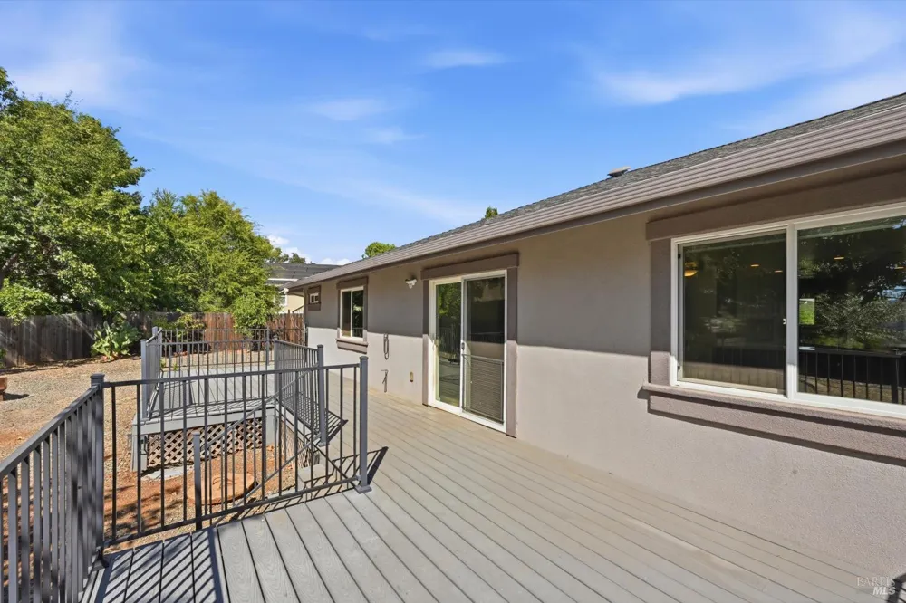 19527 Stonegate Road Hidden Valley Lake, CA 95467