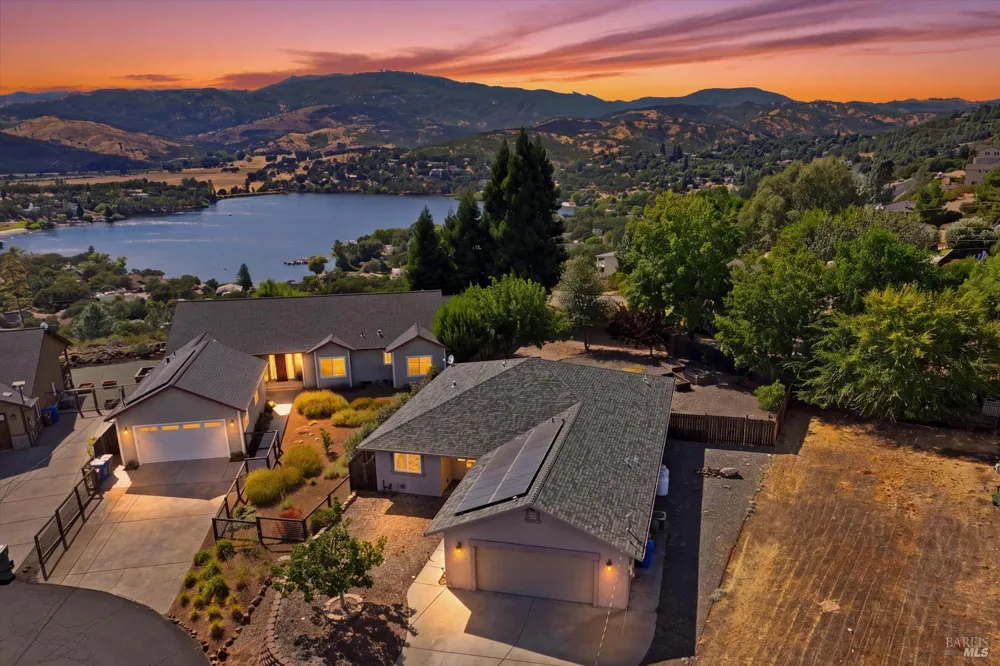 19527 Stonegate Road Hidden Valley Lake, CA 95467