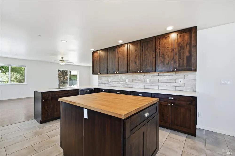 19527 Stonegate Road Hidden Valley Lake, CA 95467