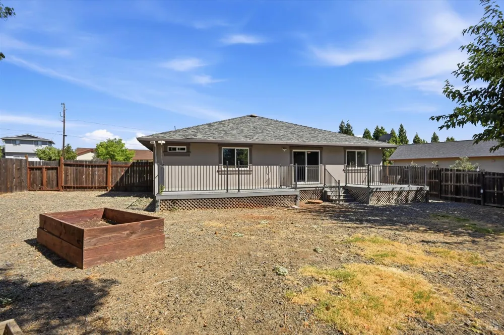 19527 Stonegate Road Hidden Valley Lake, CA 95467