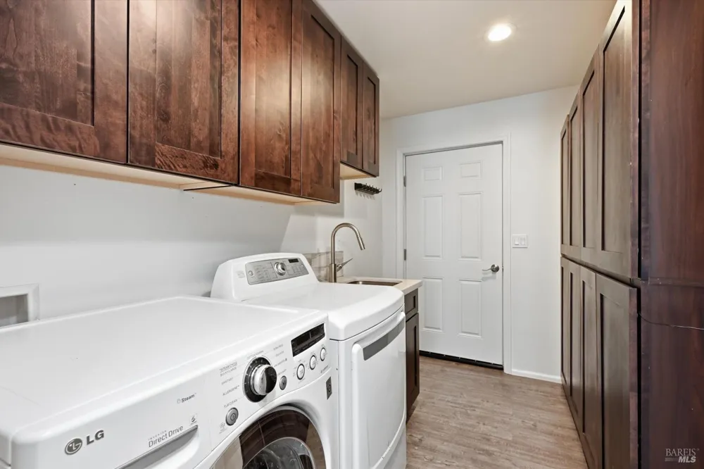 19527 Stonegate Road Hidden Valley Lake, CA 95467