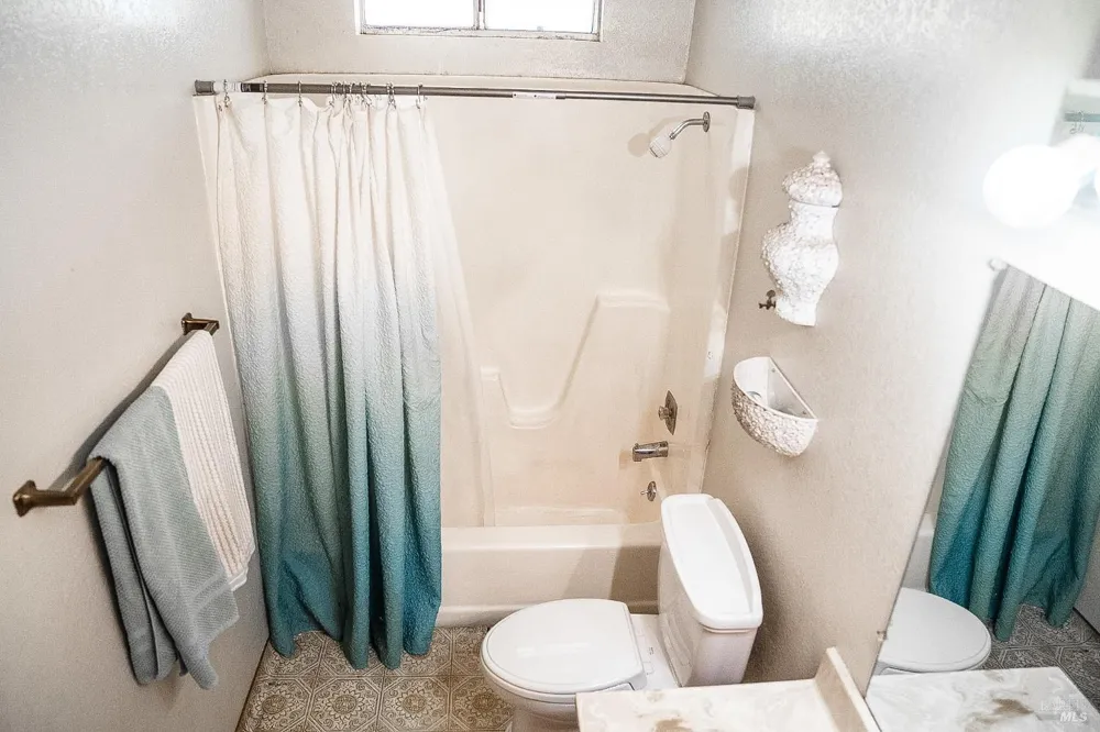 798 Colleen Drive Windsor, CA 95492