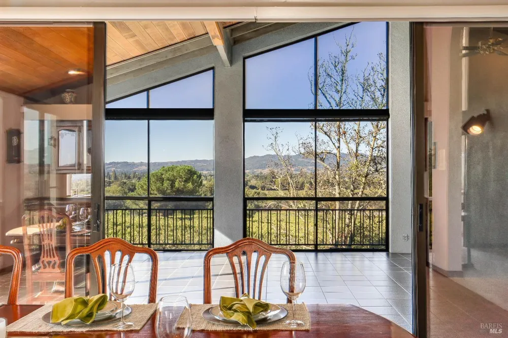 1095 Hardman Avenue Napa, CA 94558